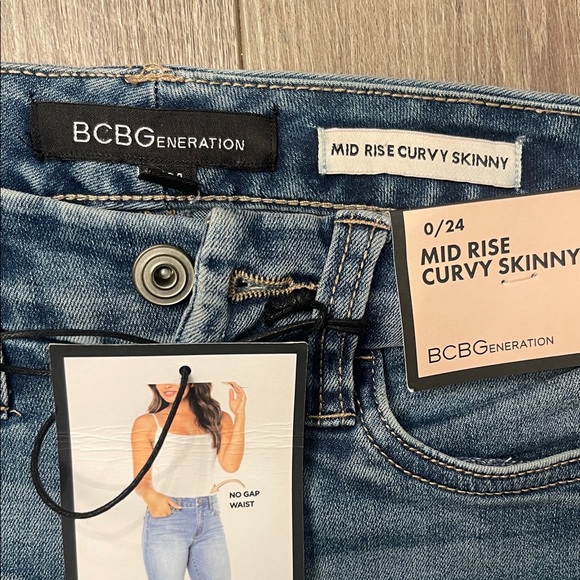 BCBG Generation MidRise Curvy Skinny Women's Blue Distressed Jeans Size 0/24 - Picture 5 of 8
